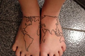 Tatouages monde a ses pieds
