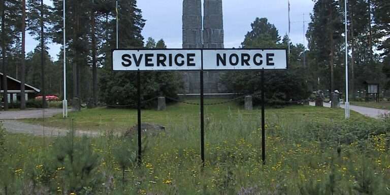 Borne marquant la frontière entre la Norvège et la Suède
