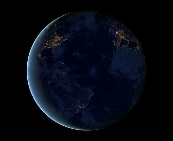 La Terre la nuit, lumières des villes vues de l'espace (NASA Black Marble)